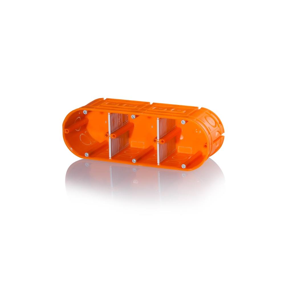 Doză aparat perete solid, triplă, șuruburi 3p x 60mm